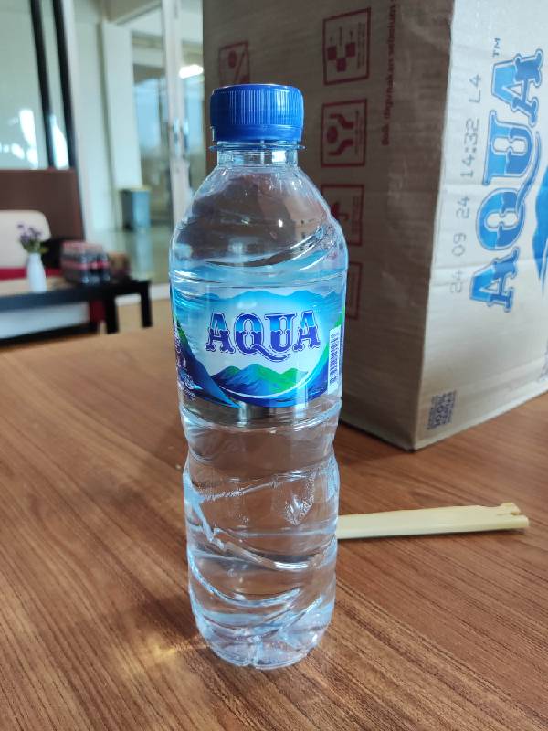 Aqua Botol 600 ml di SRC Dava Lubuk Pakam