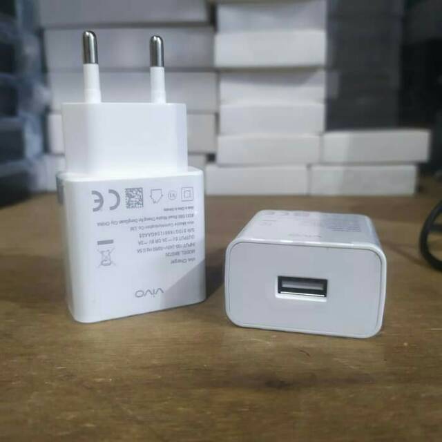 Kepala Charger USB di SRC Dava Lubuk Pakam