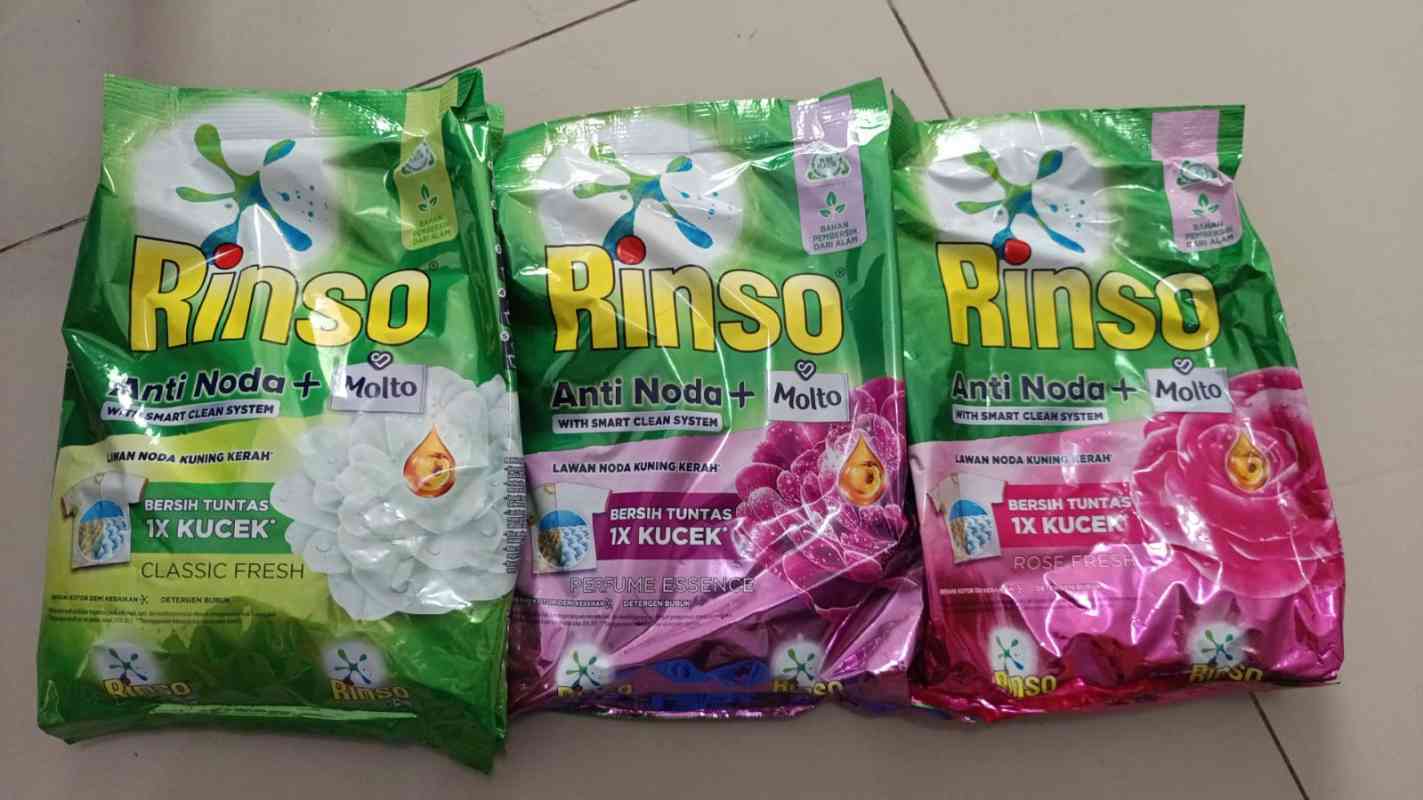 Rinso Molto Detergen 770 g di SRC Dava Lubuk Pakam